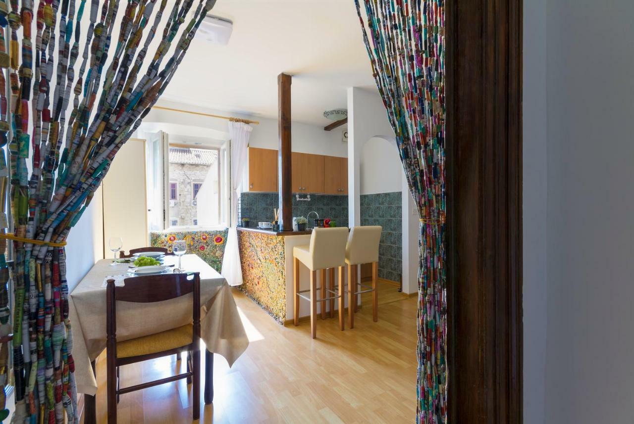 Studio Apartman Ela Pula Eksteriør billede