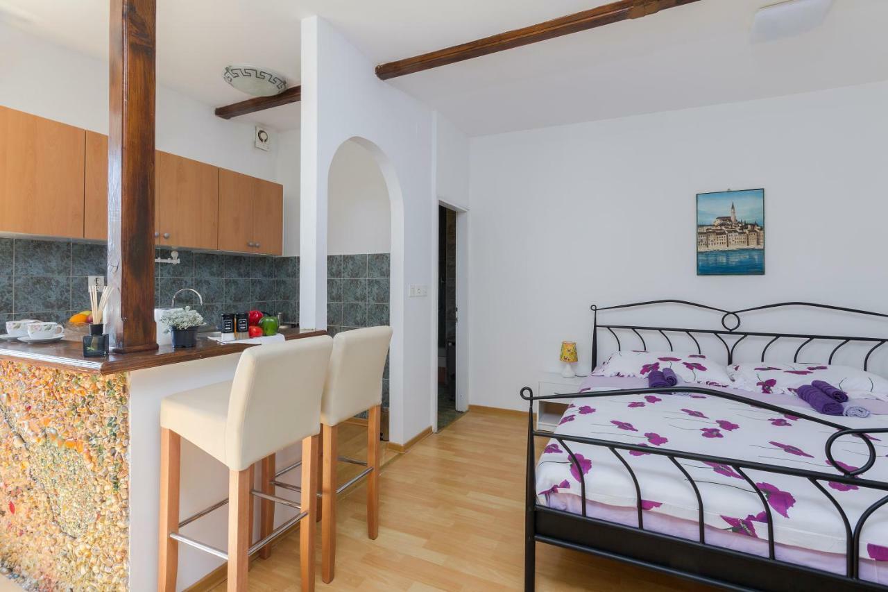 Studio Apartman Ela Pula Eksteriør billede