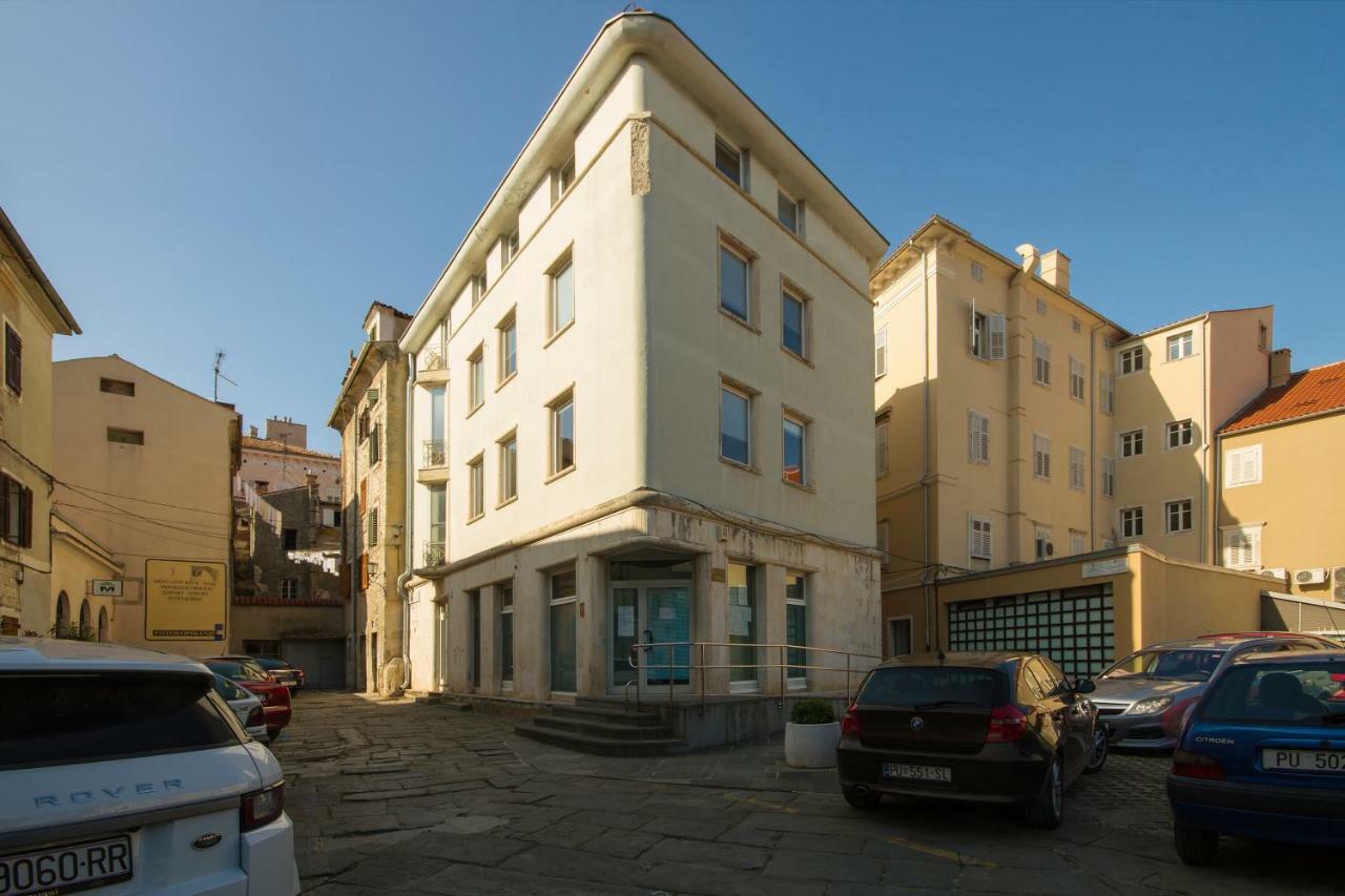 Studio Apartman Ela Pula Eksteriør billede